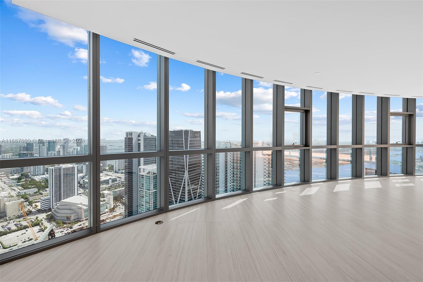 851 Northeast 1st Avenue, Unit PH5700 Miami, FL 33132 - Photo 22 of 91