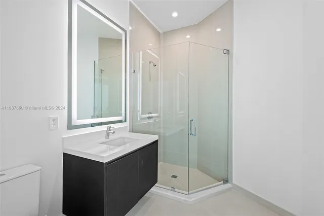 $8,900,000 | 851 Northeast 1st Avenue, Unit PH5700, Miami, FL 33132