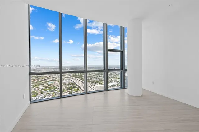 $8,900,000 | 851 Northeast 1st Avenue, Unit PH5700, Miami, FL 33132