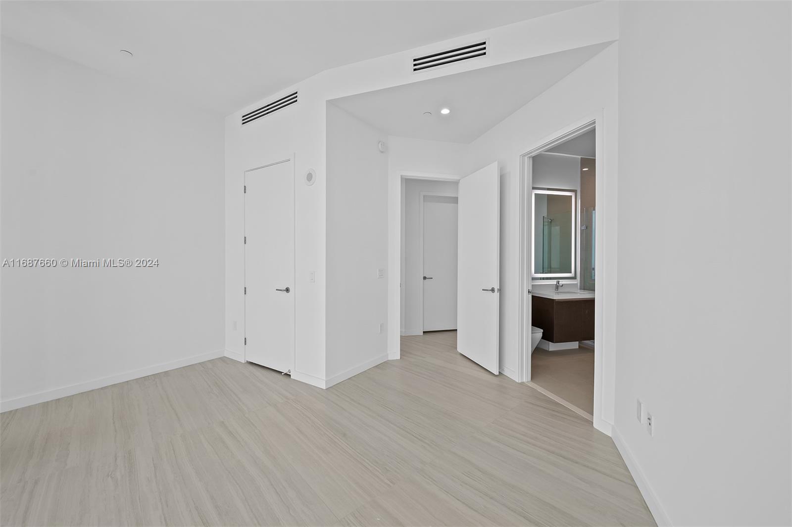 851 Northeast 1st Avenue, Unit PH5700 Miami, FL 33132 - Photo 53 of 91