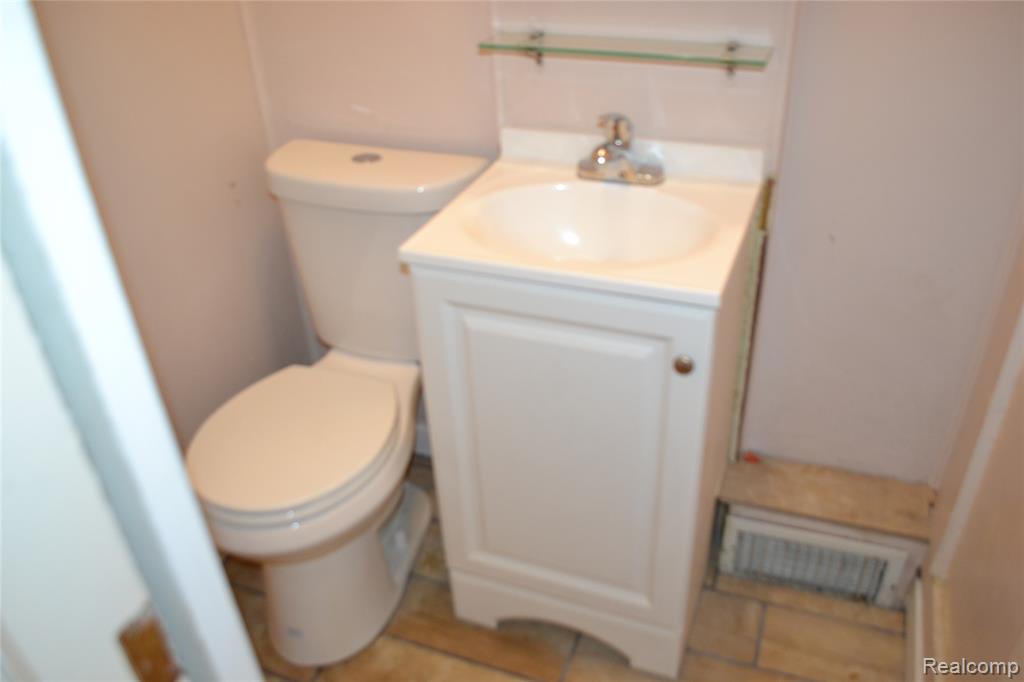 5084 Lennon Road Flint, MI 48532 - Photo 10 of 28 Gallery Image 10