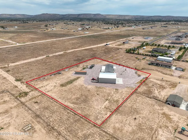 $578,000 | 26340 North Vineyard Lane, Paulden, AZ 86334