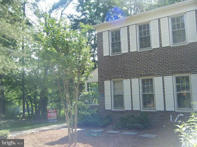 2277 Double Eagle Court Reston, VA 20191 - Photo 3 of 26 Front of home
