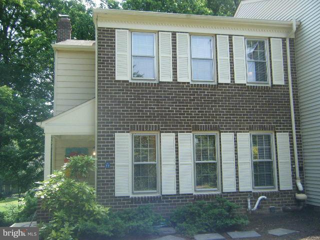 2277 Double Eagle Court Reston, VA 20191 - Photo 8 of 26 Exterior (Front)