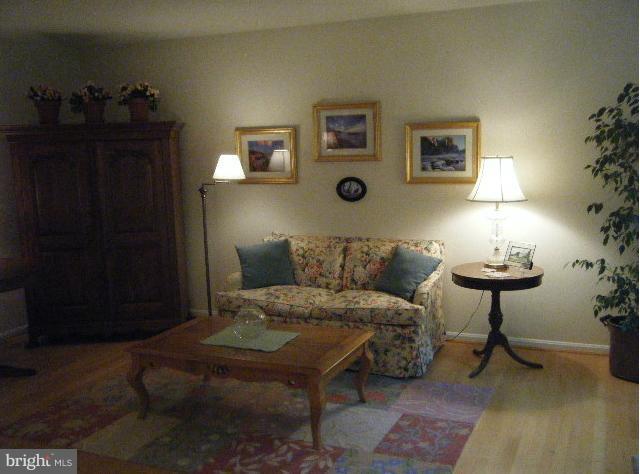 2277 Double Eagle Court Reston, VA 20191 - Photo 10 of 26 Living Room