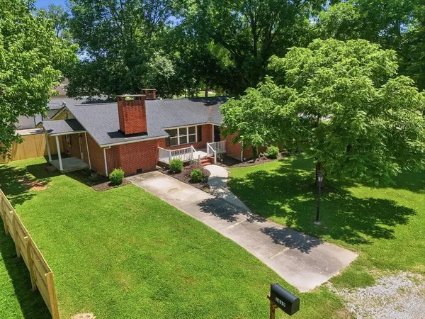 $299,000 | 1819 Hamilton Avenue, South Pittsburg, TN 37380