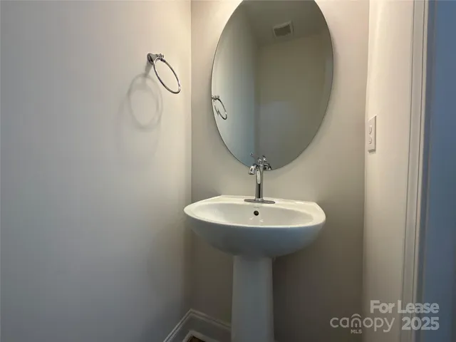 $2,500 | 15340 Ballancroft Parkway, Charlotte, NC 28277