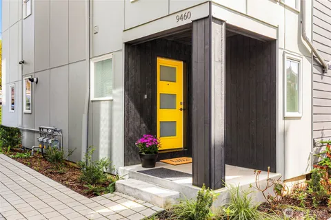 $499,999 | 9460 20th Avenue Southwest, Seattle, WA 98106