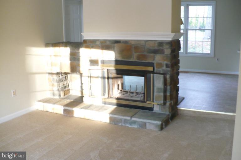 742 Sonata Way Silver Spring, MD 20901 - Photo 11 of 26 Family Room