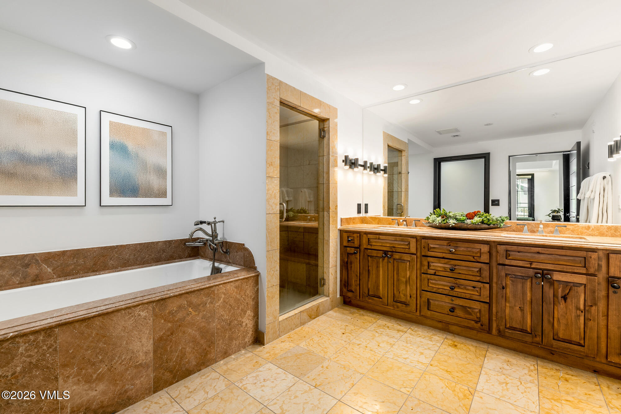 728 West Lionshead Circle, Unit R4 Vail, CO 81657 - Photo 6 of 18 5 Primary Bathroom with tub