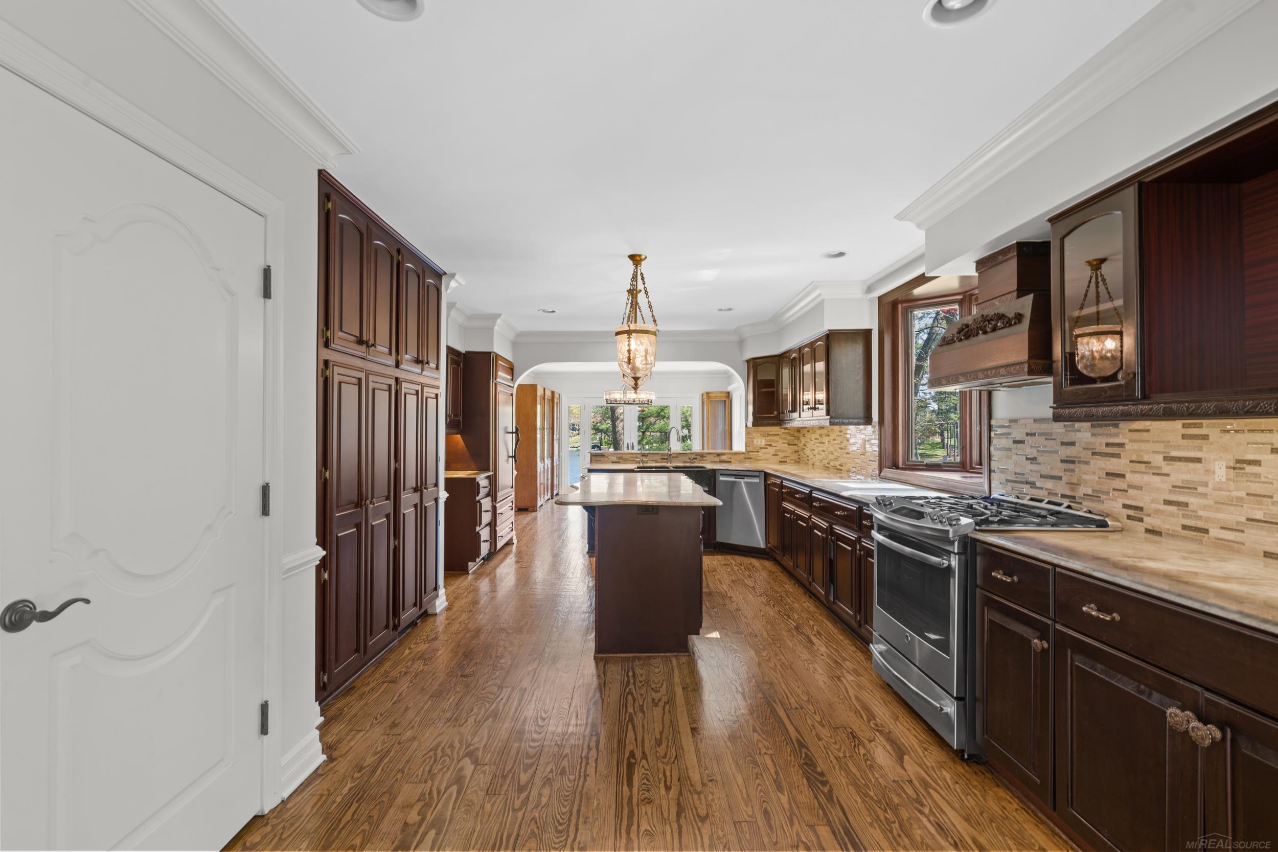 1071 Nakomis Road Lake Orion, MI 48362 - Photo 14 of 71