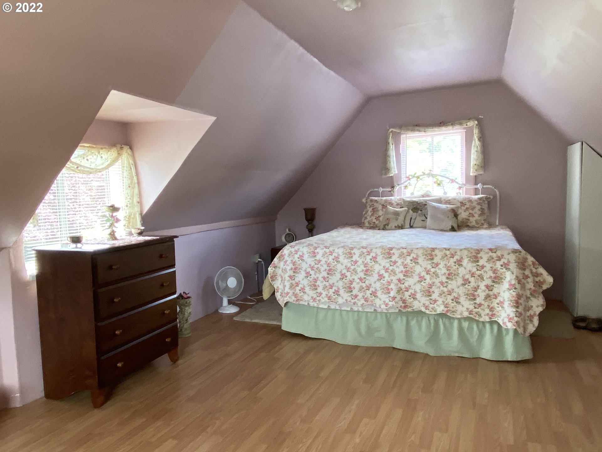 296 Applegate Street Yoncalla, OR 97499 - Photo 11 of 18 a bedroom with a bed and a window