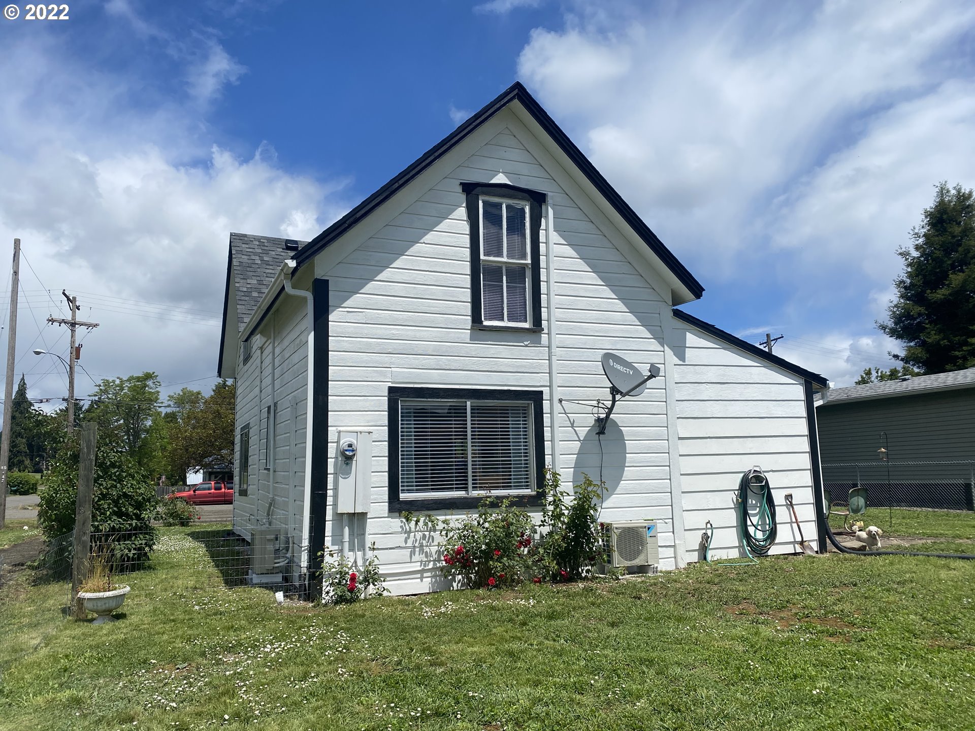 296 Applegate Street Yoncalla, OR 97499 - Photo 6 of 18 a front view of house with a garden