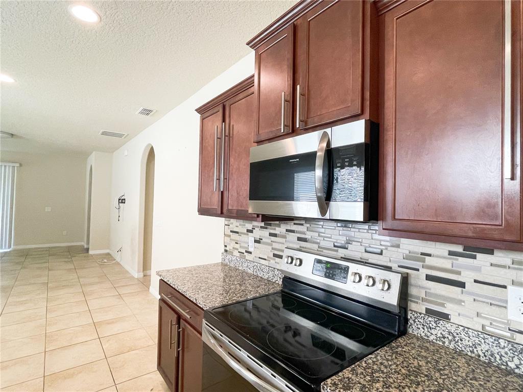 16229 Pebble Bluff Loop Winter Garden, FL 34787 - Photo 4 of 45