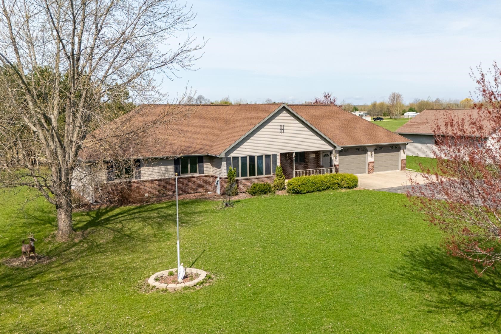 N4575 Larry Road New London, WI 54961 - Photo 2 of 36