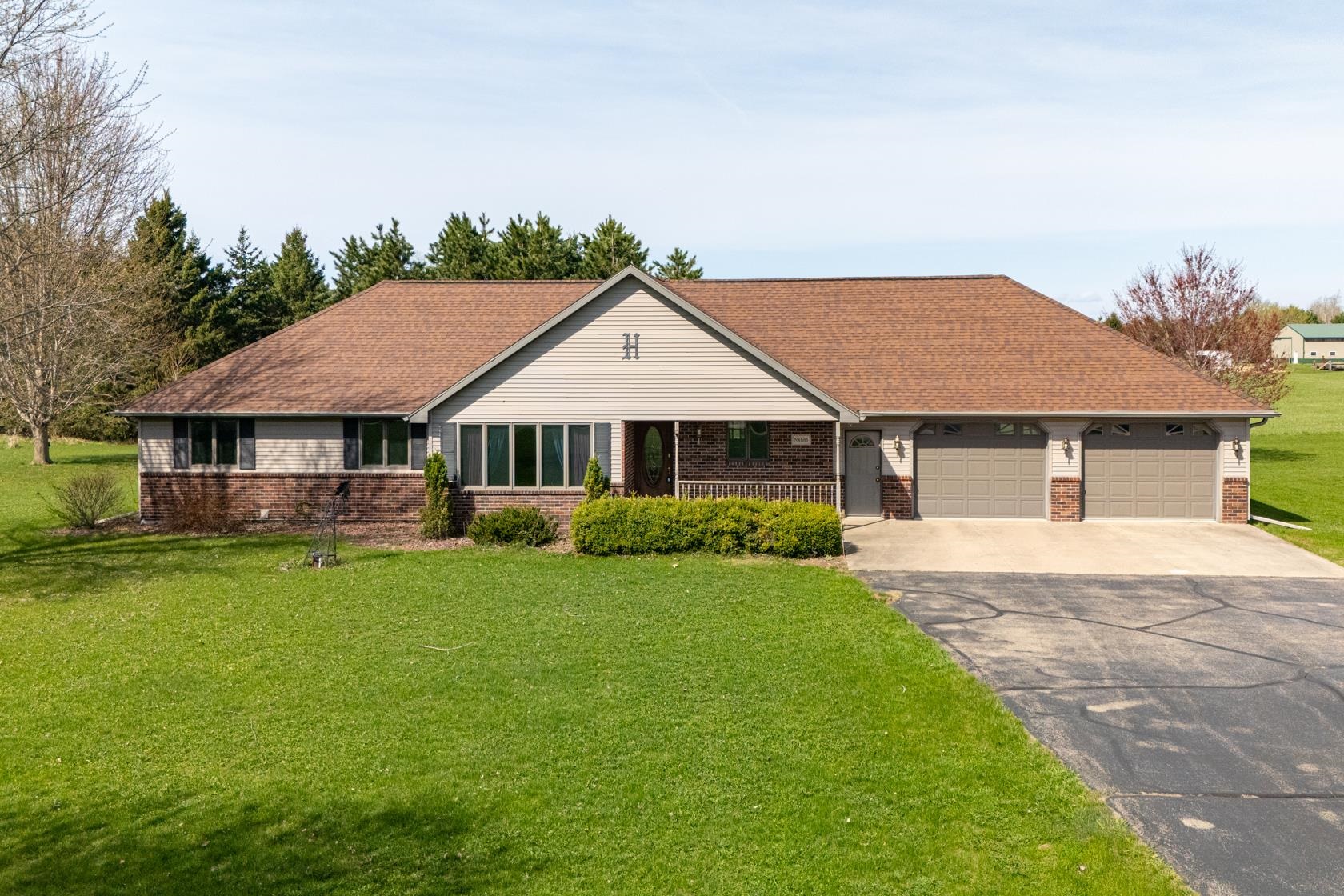 N4575 Larry Road New London, WI 54961 - Photo 3 of 36
