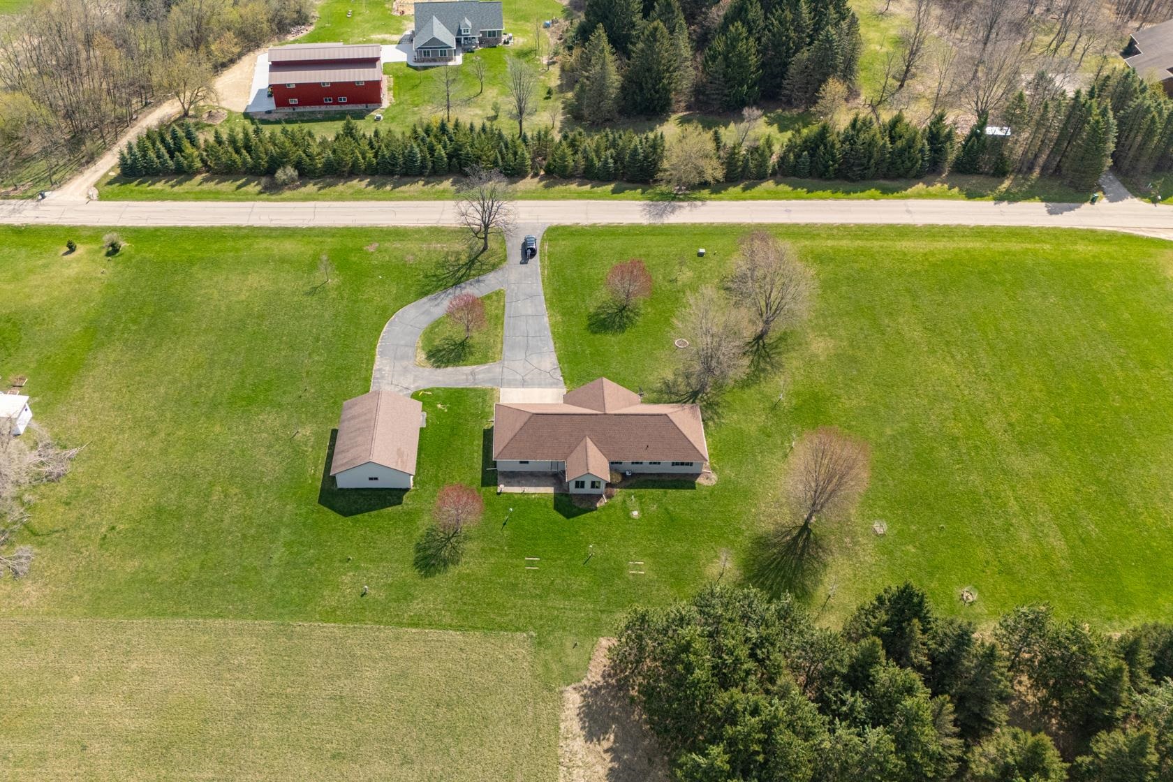N4575 Larry Road New London, WI 54961 - Photo 6 of 36