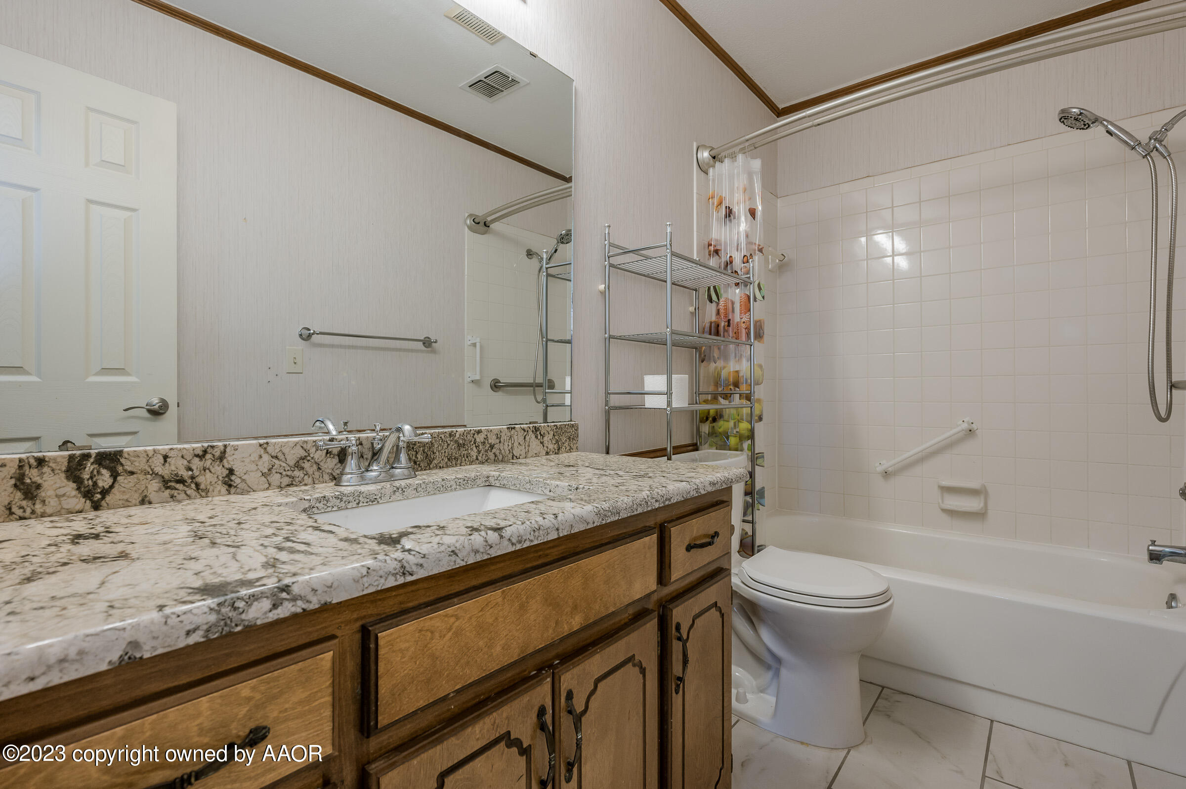 101 Valleyview Road Canyon, TX 79015 - Photo 15 of 17 Hall Bathroom