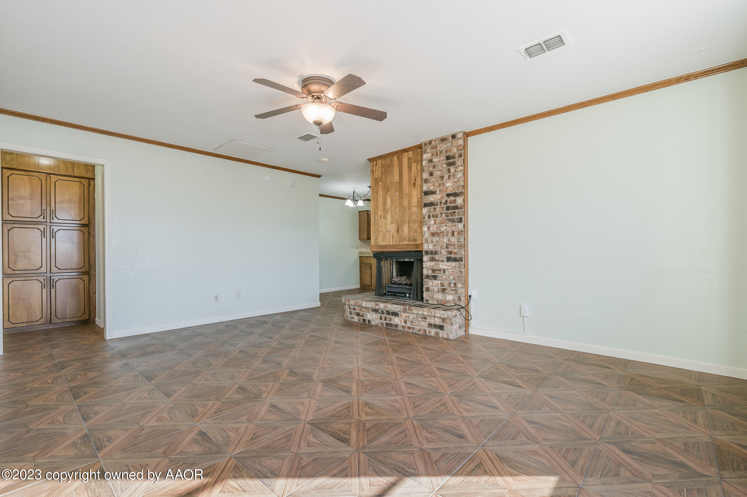 101 Valleyview Road Canyon, TX 79015 - Photo 3 of 17 Living Room