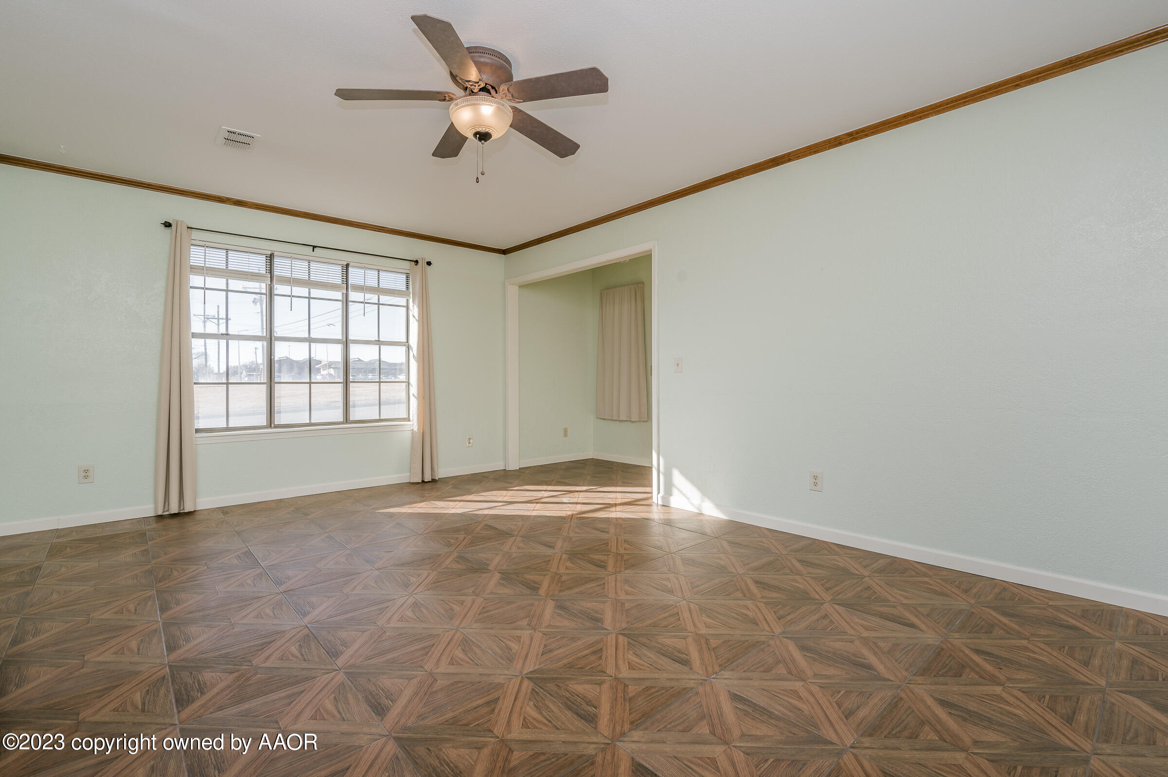 101 Valleyview Road Canyon, TX 79015 - Photo 4 of 17 Living Room-2