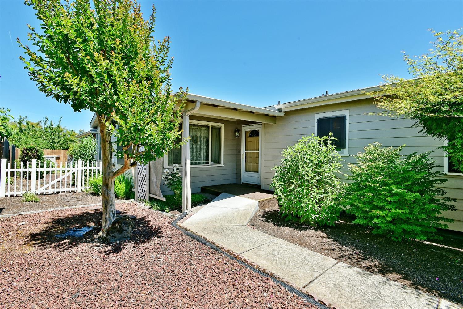 555 Freeman Road, Unit 9 Central Point, OR 97502 - Photo 1 of 23 Primary Photo
