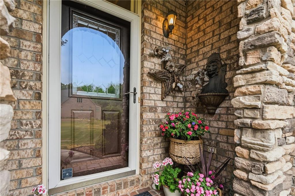 4221 Pennfield Way High Point, NC 27262 - Photo 2 of 49