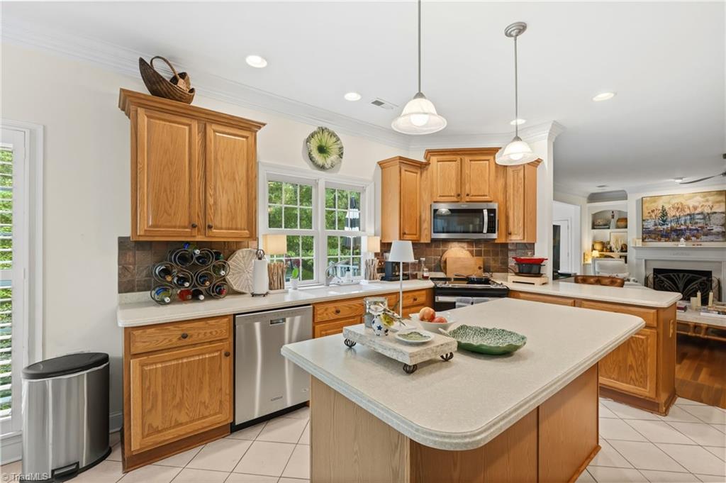 4221 Pennfield Way High Point, NC 27262 - Photo 10 of 49