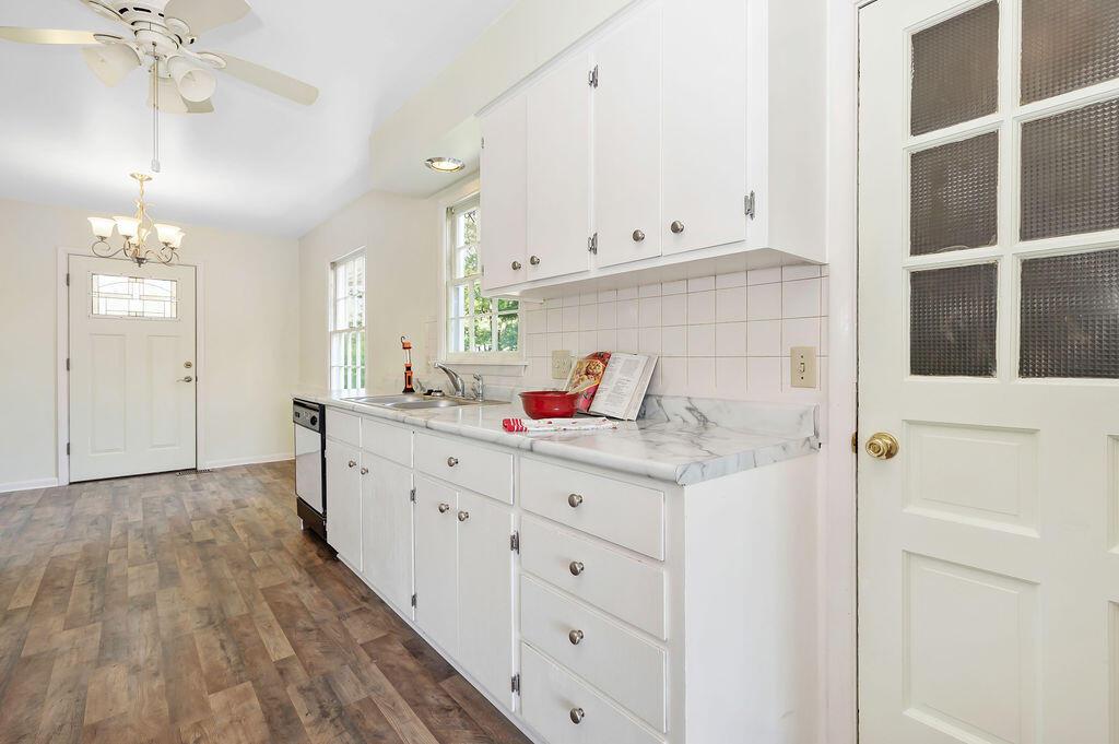 885 Bernhard Road Whitehall, OH 43213 - Photo 8 of 48 7-Kitchen