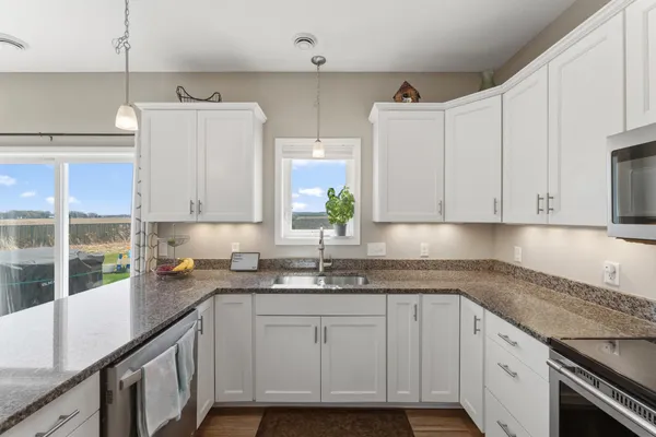 $329,900 | 4312 Blakewood Drive, Shakopee, MN 55379