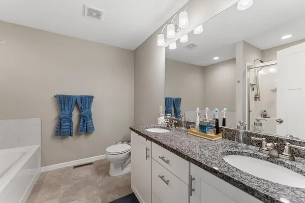 $329,900 | 4312 Blakewood Drive, Shakopee, MN 55379