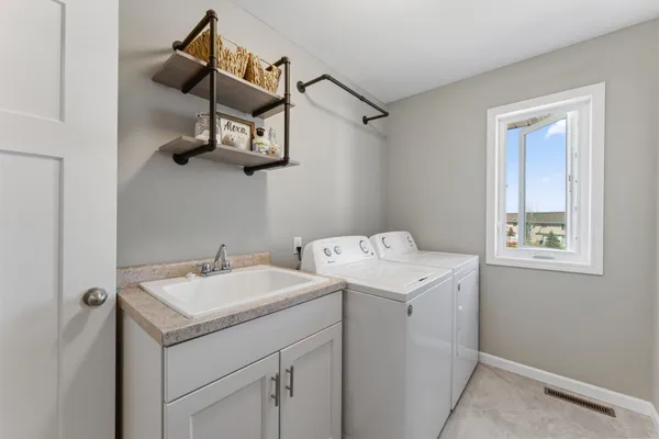 $329,900 | 4312 Blakewood Drive, Shakopee, MN 55379