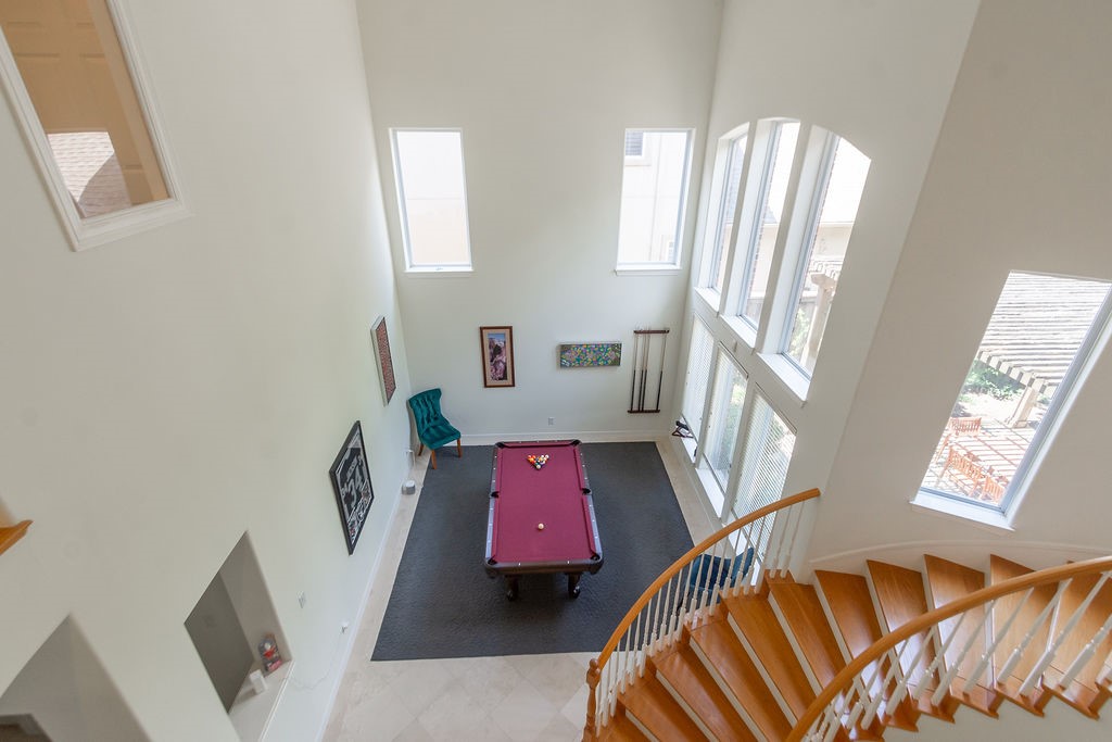 3011 Bonnebridge Way Boulevard Houston, TX 77082 - Photo 4 of 45 a living room with furniture and a window