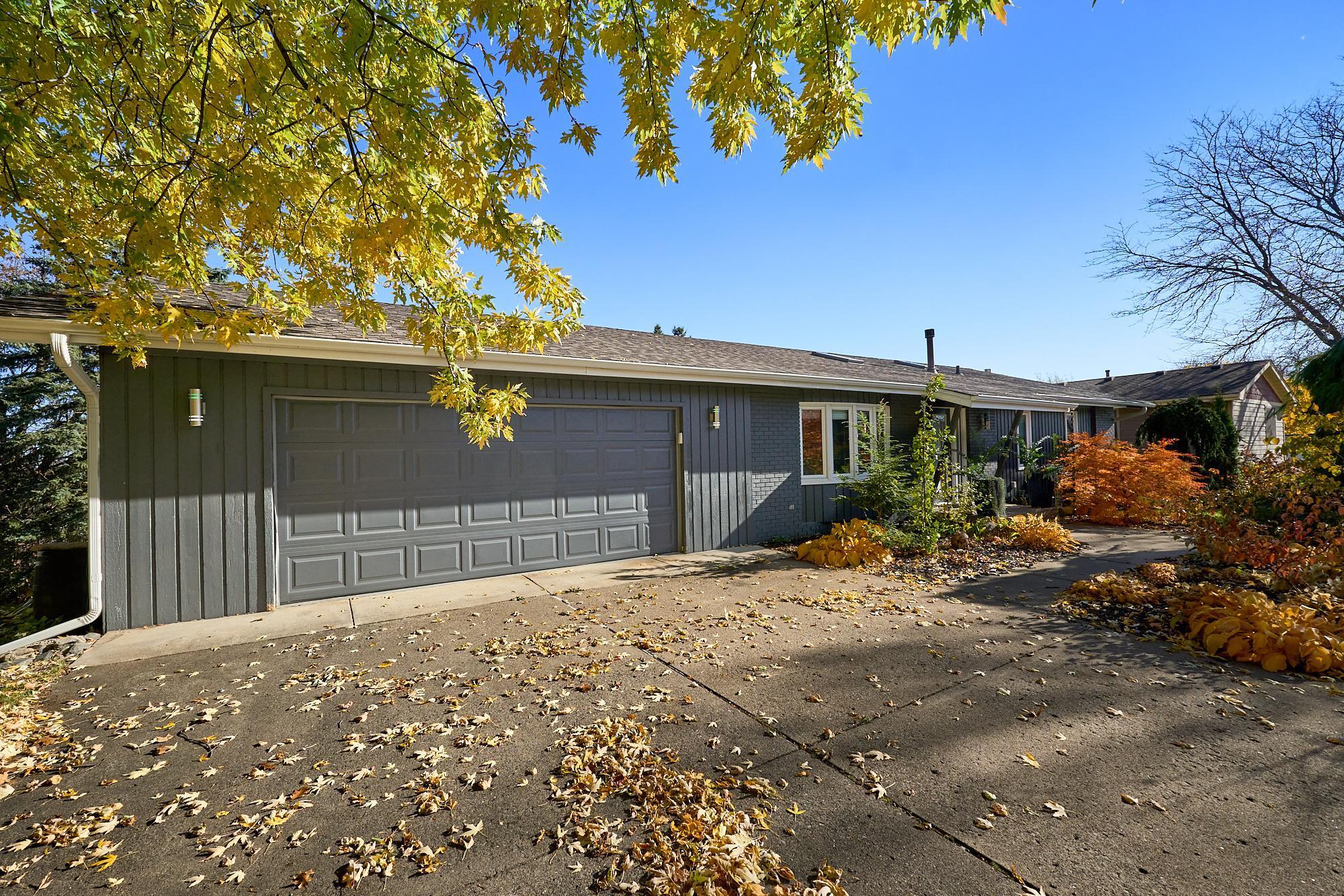 7870 Ranchview Lane North Maple Grove, MN 55311 - Photo 4 of 30