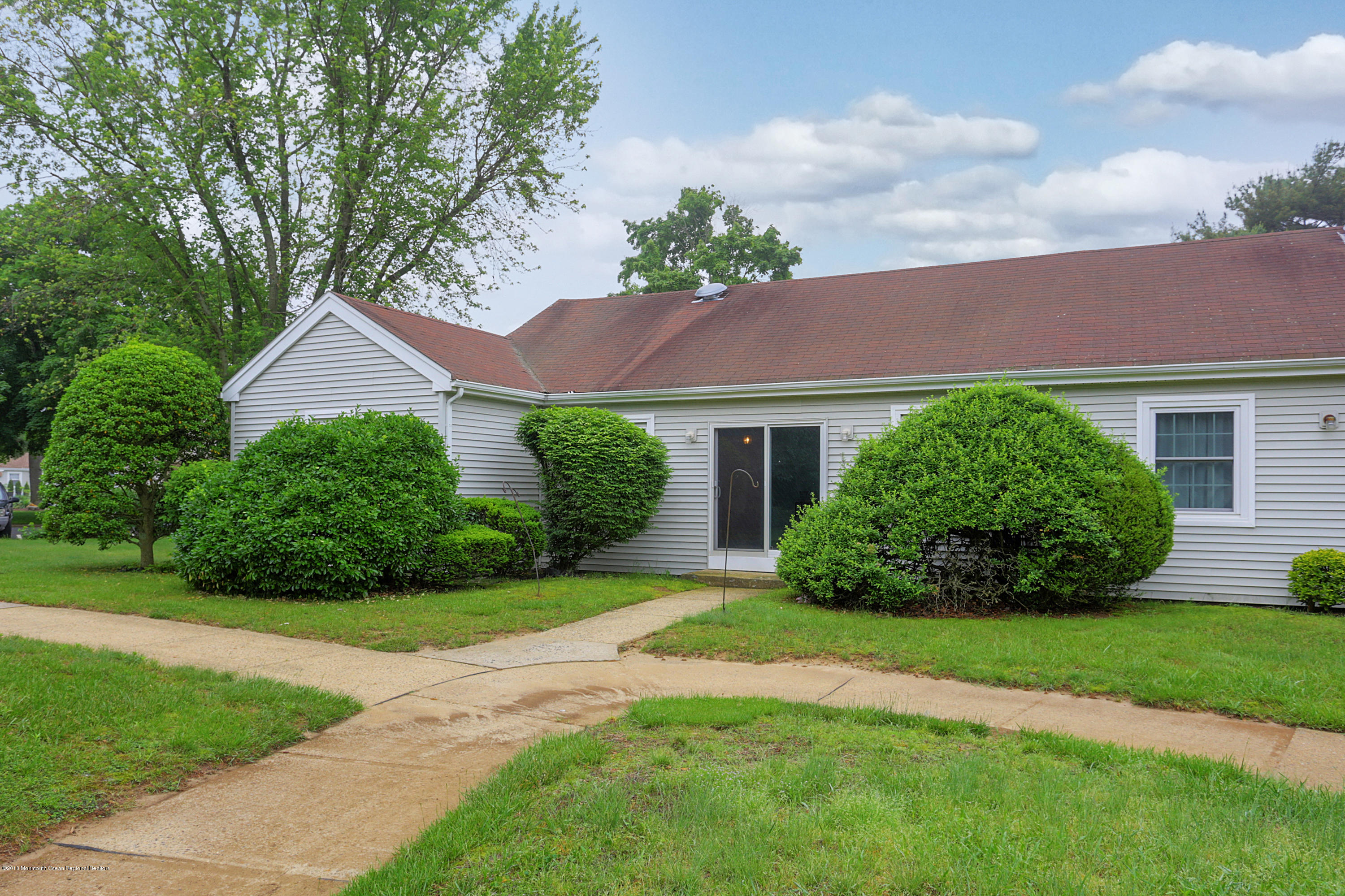 11 B Zacatin Road, Unit 1000 Freehold, NJ 07728 - Photo 16 of 18 IMG_8722_3_4_5_6