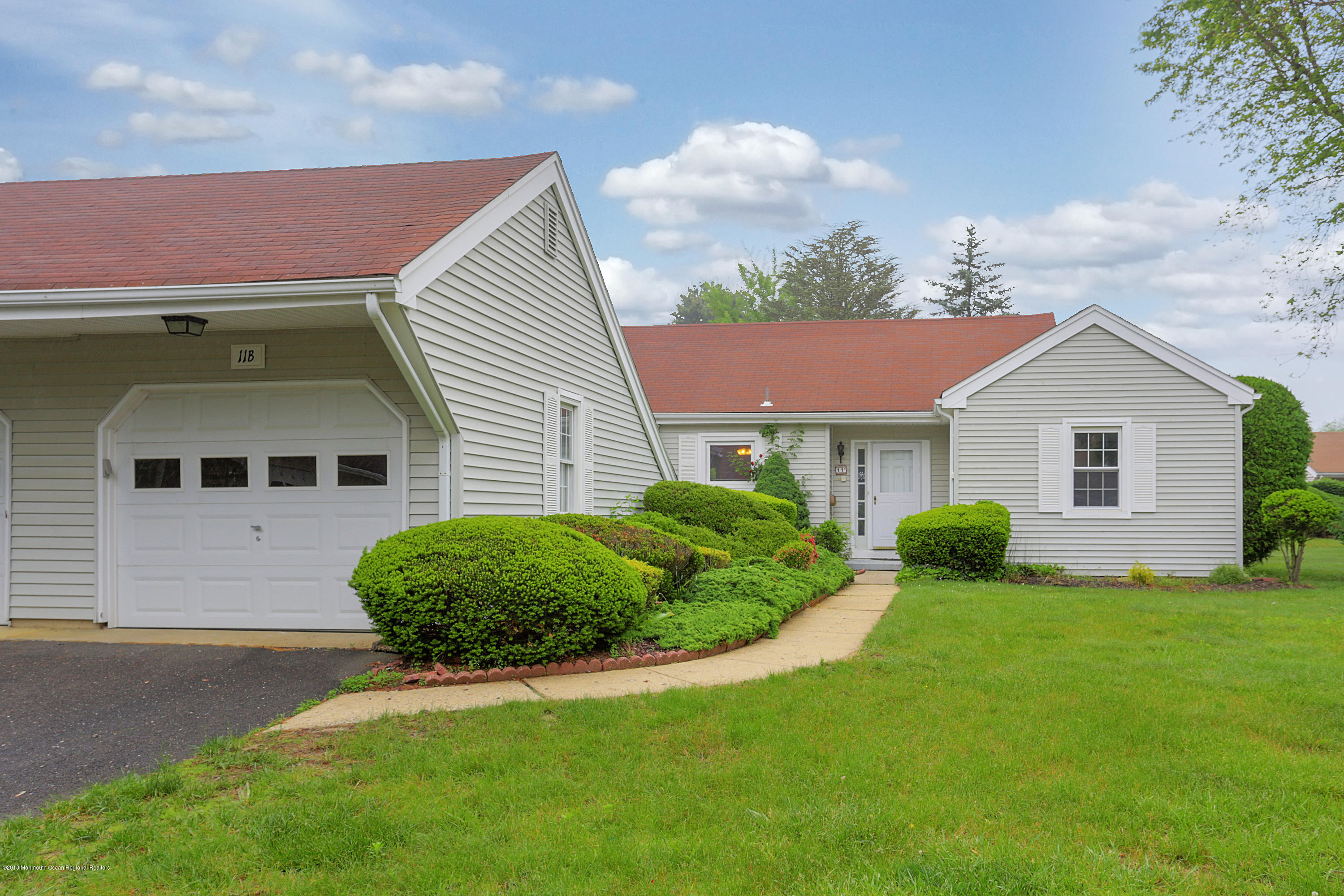 11 B Zacatin Road, Unit 1000 Freehold, NJ 07728 - Photo 3 of 18 IMG_8707_08_09_10_11