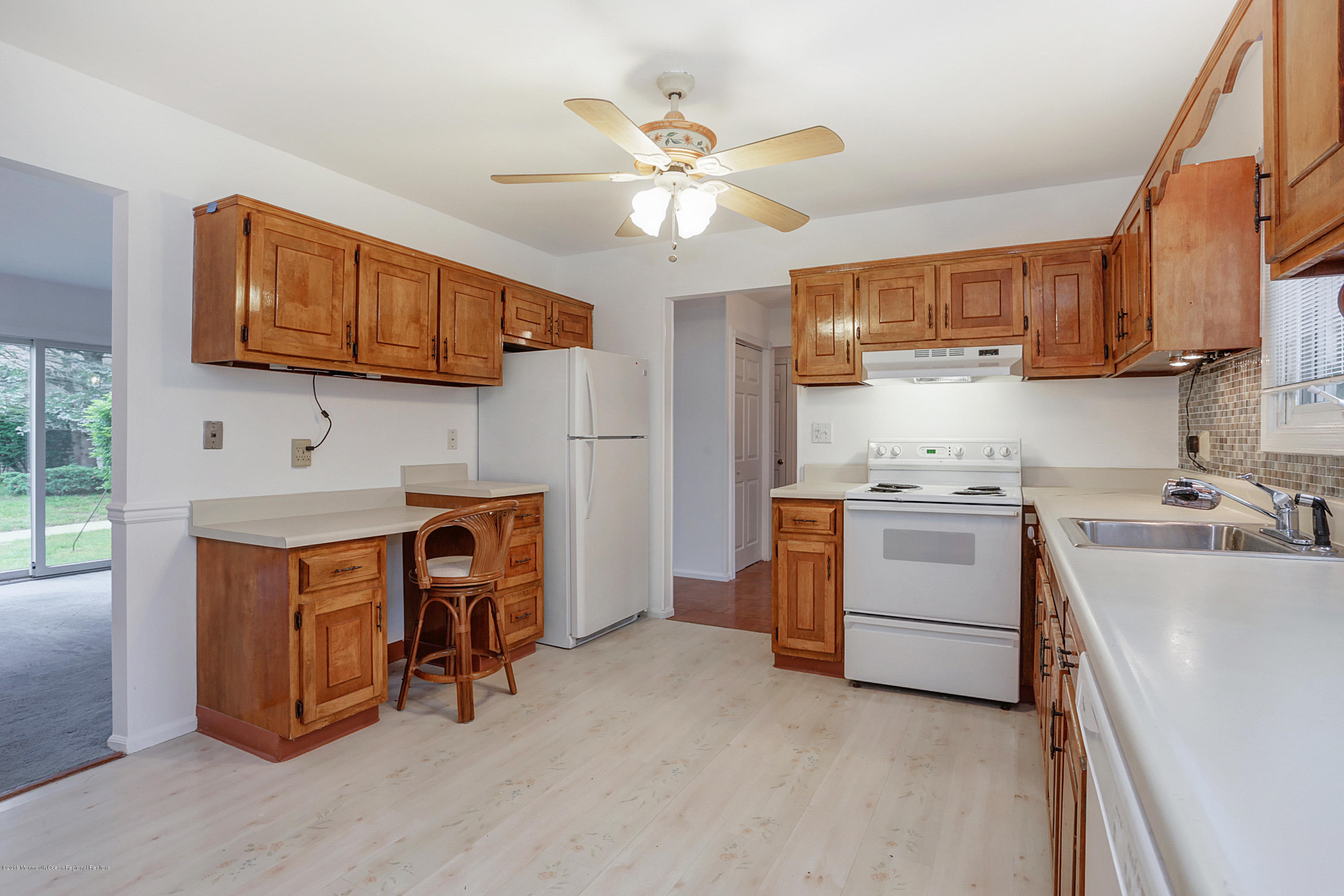 11 B Zacatin Road, Unit 1000 Freehold, NJ 07728 - Photo 7 of 18 IMG_8684_5_6_7_fused