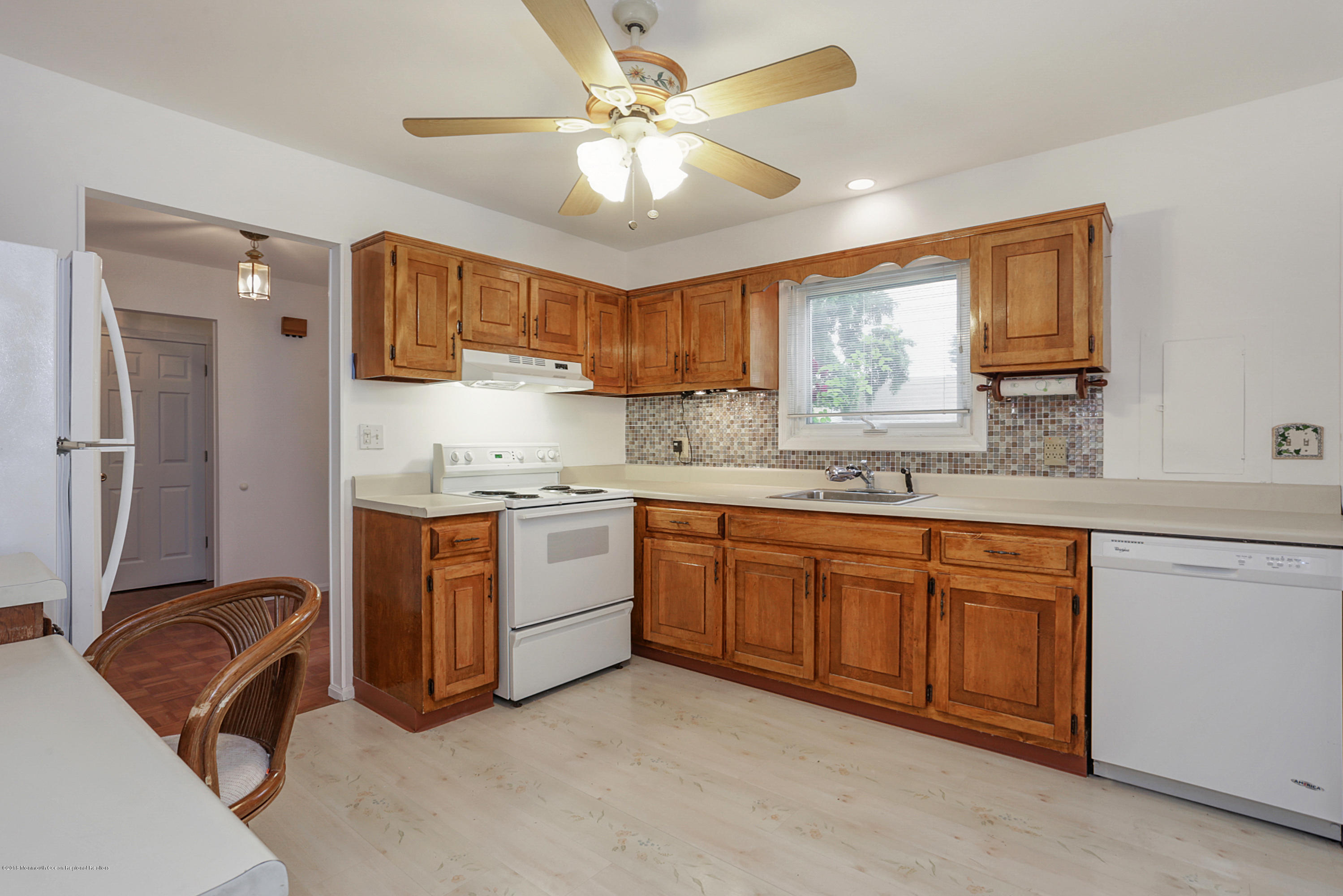 11 B Zacatin Road, Unit 1000 Freehold, NJ 07728 - Photo 9 of 18 IMG_8692_3_4_fused