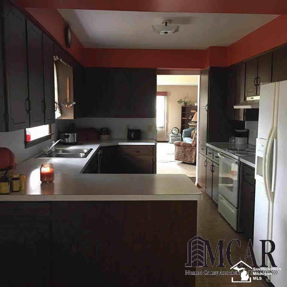 1625 Irish Road Dundee, MI 48131 - Photo 17 of 25 Total 70's kitchen