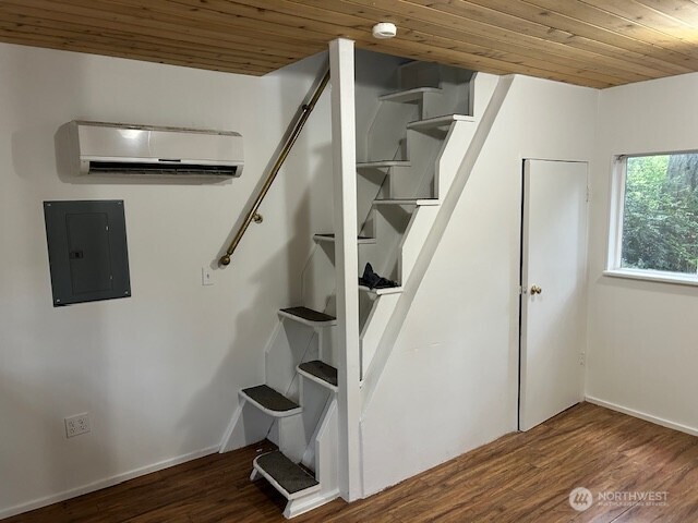 19425 Beall Road Southwest, Unit EAST Vashon, WA 98070 - Photo 2 of 8