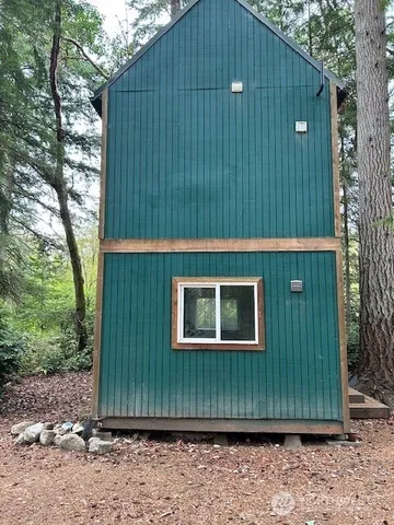 $1,250 | 19425 Beall Road Southwest, Unit EAST, Vashon, WA 98070