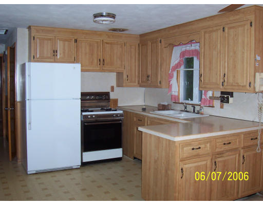 121 Lloyd Avenue Springfield, MA 01119 - Photo 2 of 7 Gallery Image 2