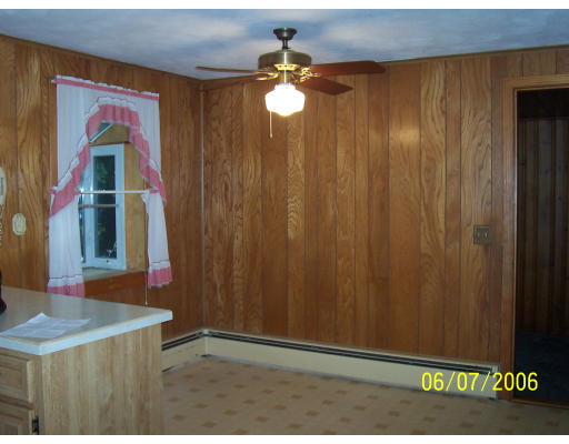 121 Lloyd Avenue Springfield, MA 01119 - Photo 3 of 7 Gallery Image 3