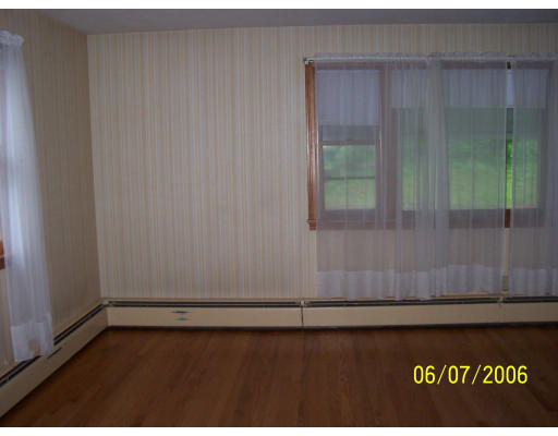 121 Lloyd Avenue Springfield, MA 01119 - Photo 4 of 7 Gallery Image 4