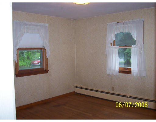 121 Lloyd Avenue Springfield, MA 01119 - Photo 6 of 7 Gallery Image 6