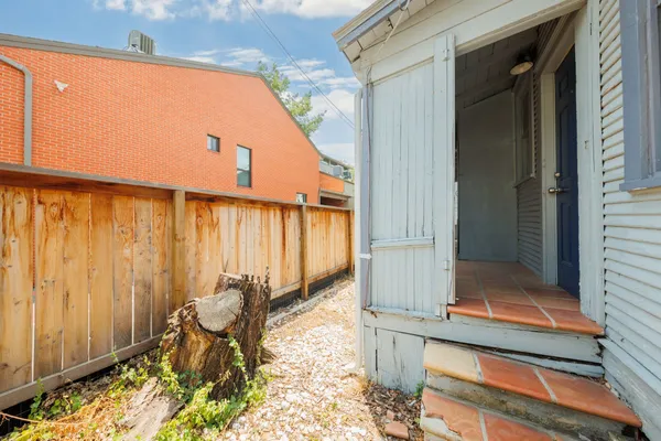 $2,400 | 1805 Nueces Street, Austin, TX 78701