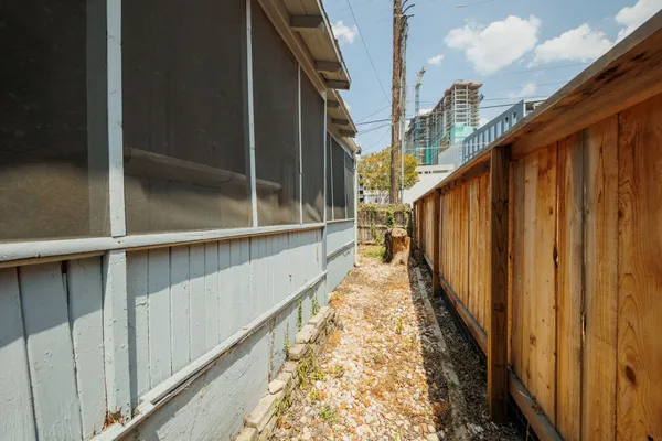 $2,400 | 1805 Nueces Street, Austin, TX 78701