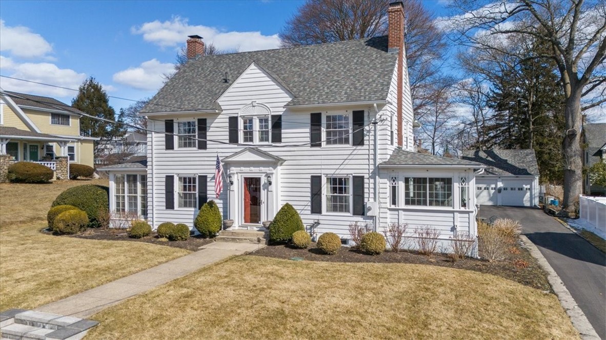 116 Glen Road Woonsocket, RI 02895 - Photo 2 of 48