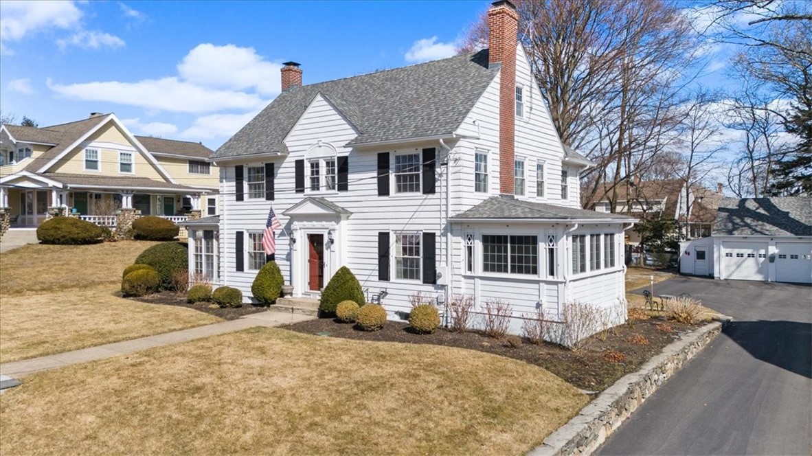 116 Glen Road Woonsocket, RI 02895 - Photo 4 of 48