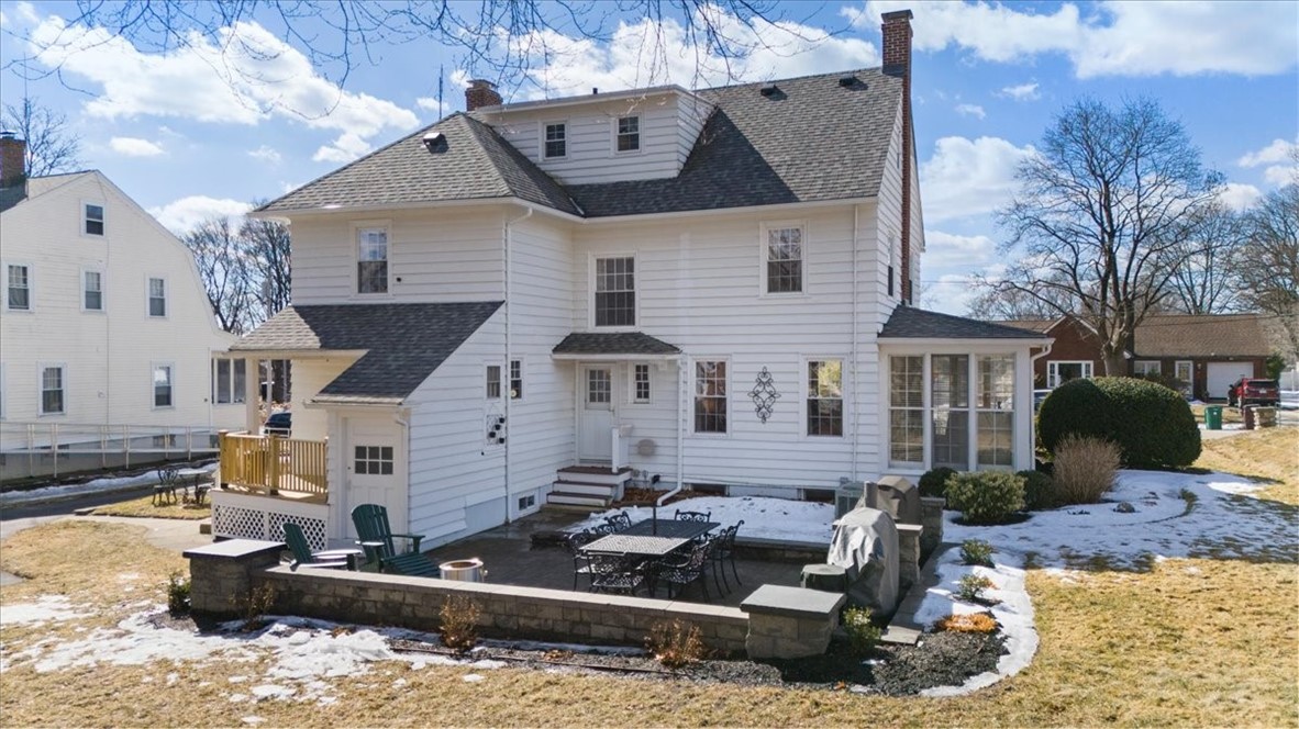 116 Glen Road Woonsocket, RI 02895 - Photo 6 of 48