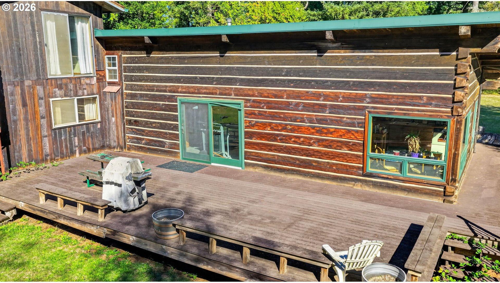 18370 South Old Clarke Road Mulino, OR 97042 - Photo 20 of 24 Deck